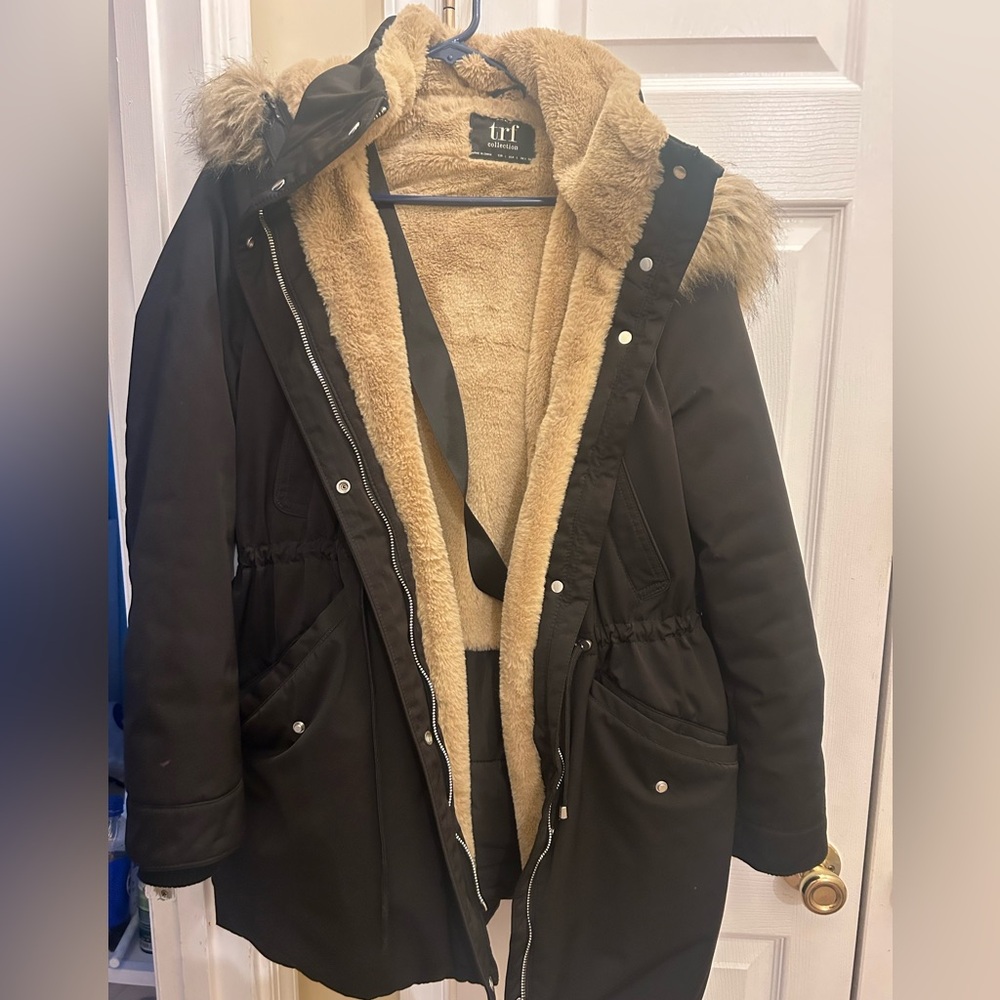 Zara Women’s Black Parka with Beige Faux-Sherpa Lining and Fur-Trim Hood
